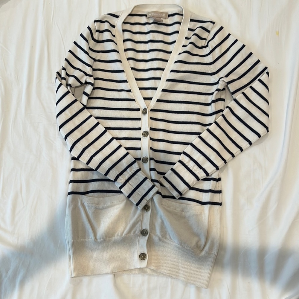 Gently worn Banana Republic cardigan